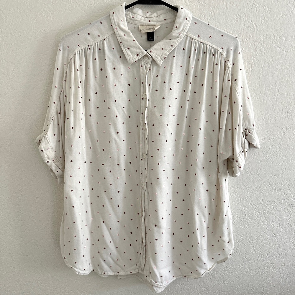 Universal Thread Short Sleeve Button Up Shirt Blouse with Red Crosses Womens XL